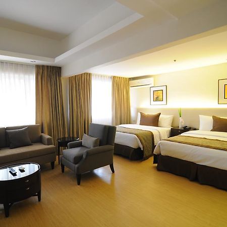 Imperial Palace Suites Quezon City Exterior foto