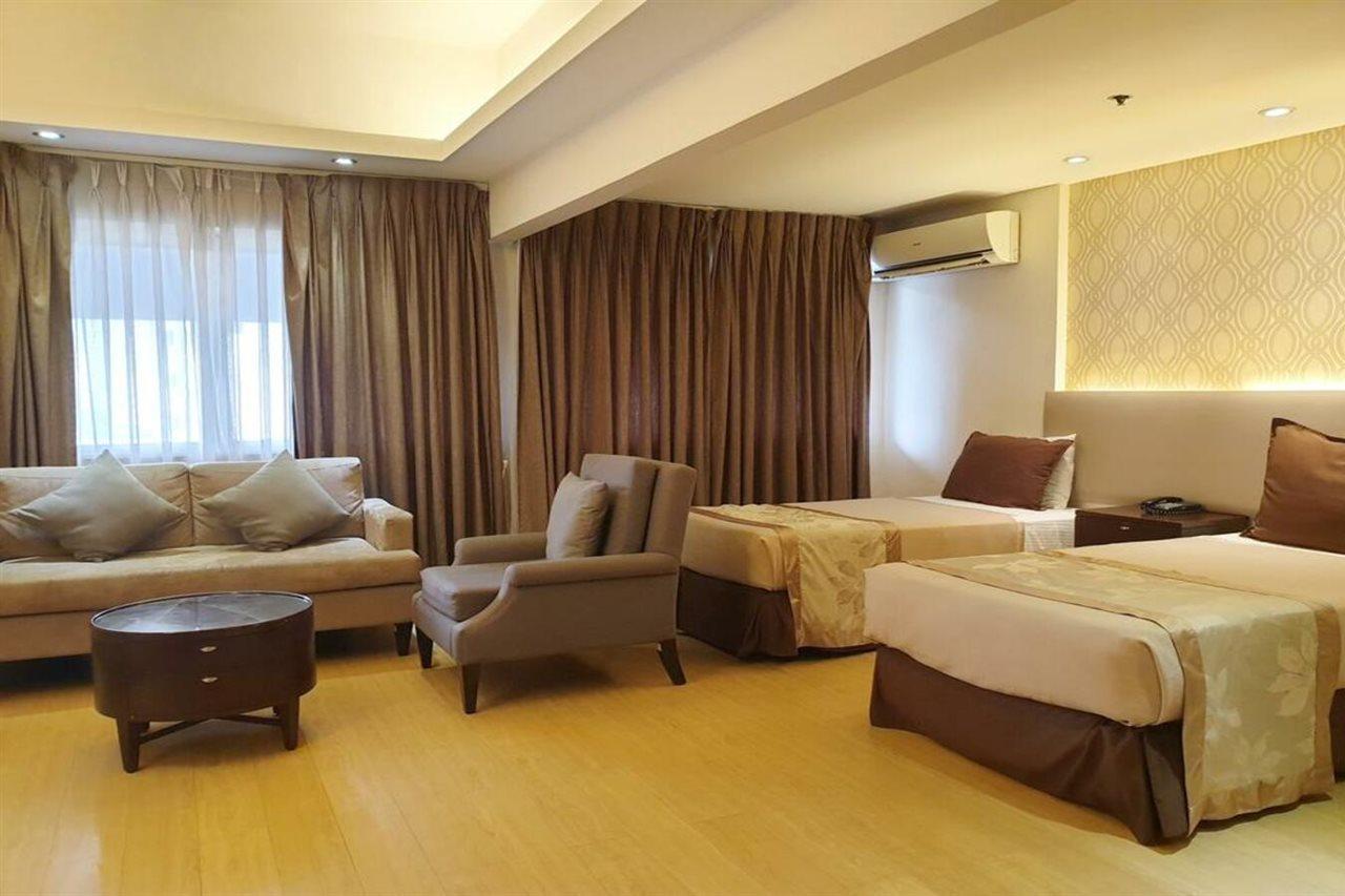 Imperial Palace Suites Quezon City Exterior foto