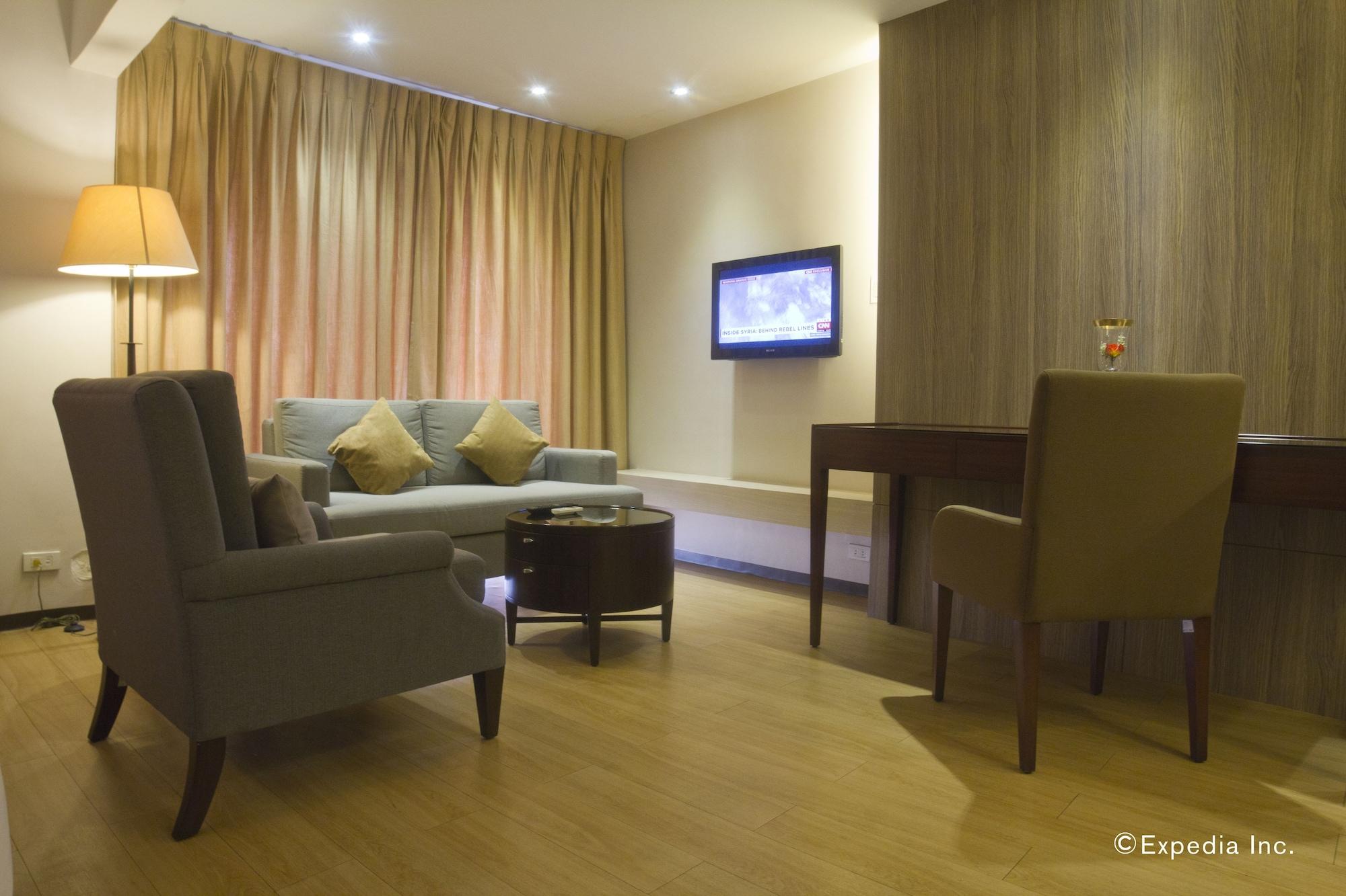 Imperial Palace Suites Quezon City Exterior foto