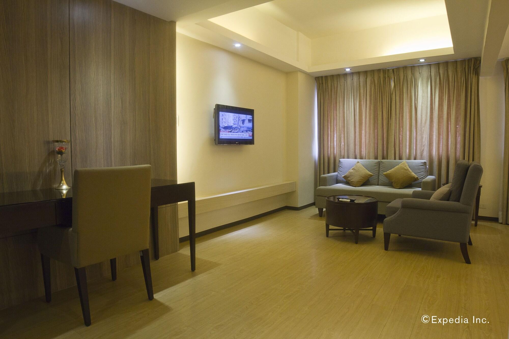 Imperial Palace Suites Quezon City Exterior foto