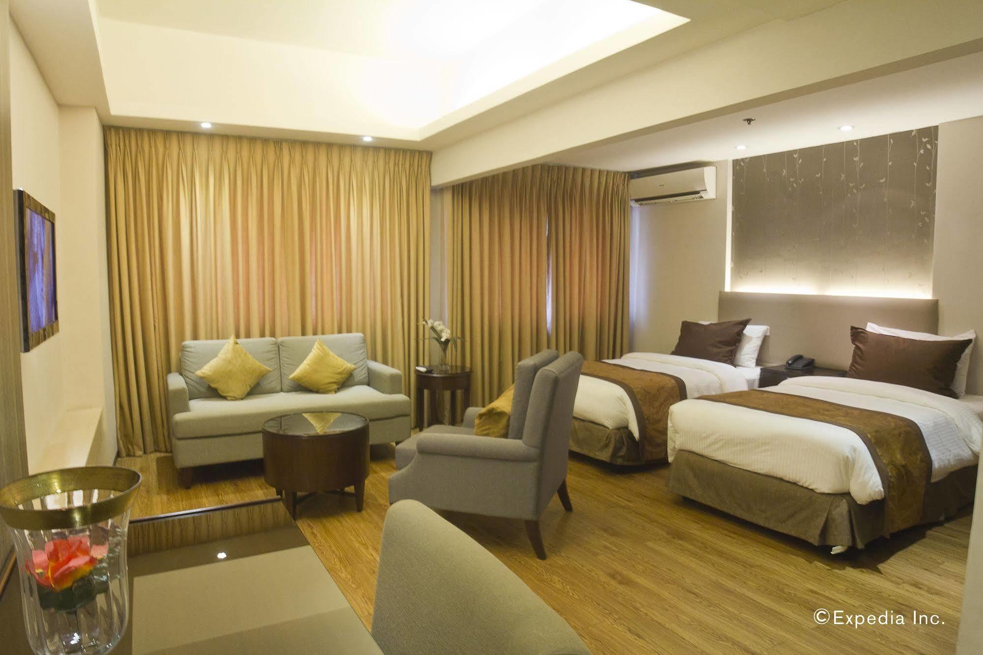 Imperial Palace Suites Quezon City Exterior foto