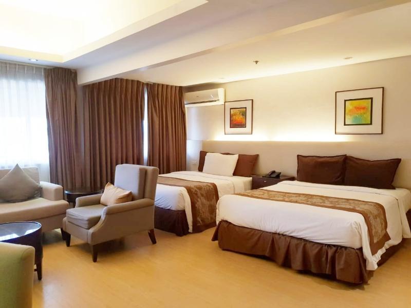 Imperial Palace Suites Quezon City Exterior foto