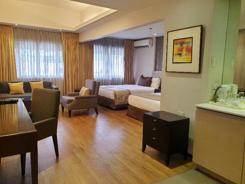 Imperial Palace Suites Quezon City Exterior foto